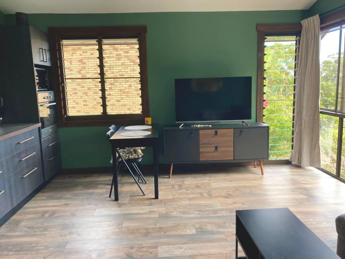 Beautifully Elevated Treehouse Apartment Buderim 0*,  Αυστραλία