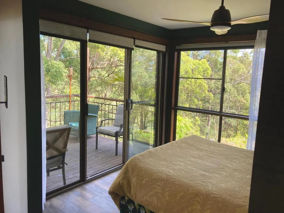 Beautifully Elevated Treehouse Apartment Buderim