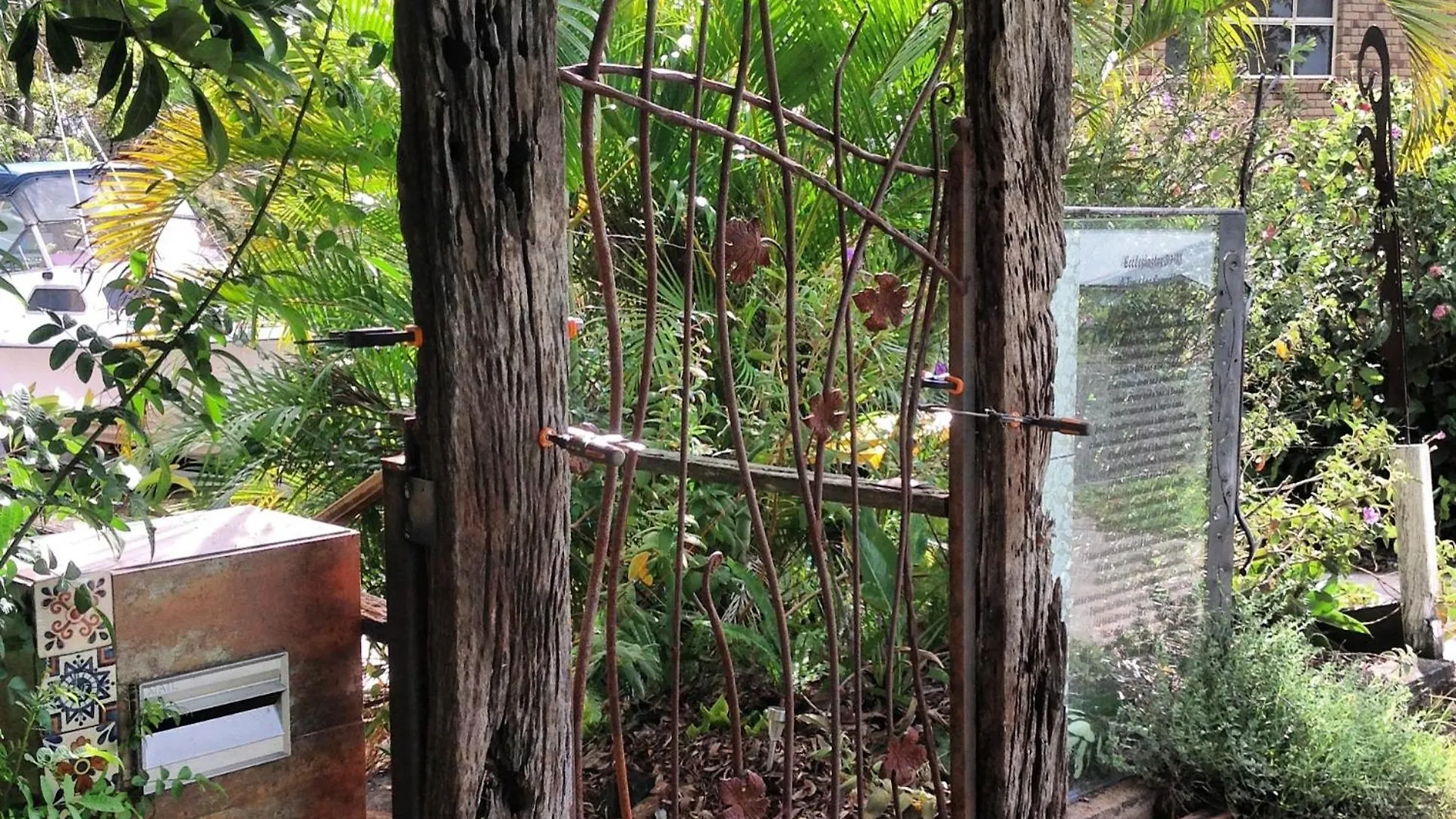 Beautifully Elevated Treehouse Apartment Buderim 0*,  Αυστραλία