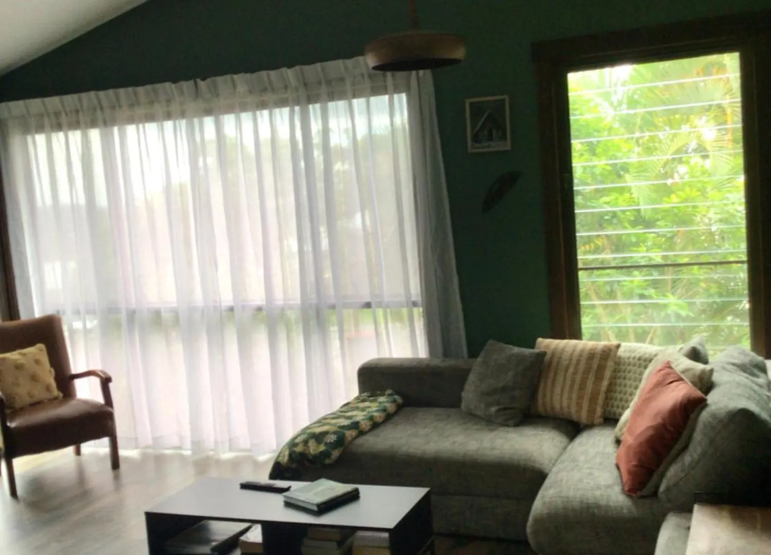 Beautifully Elevated Treehouse Apartment Buderim
