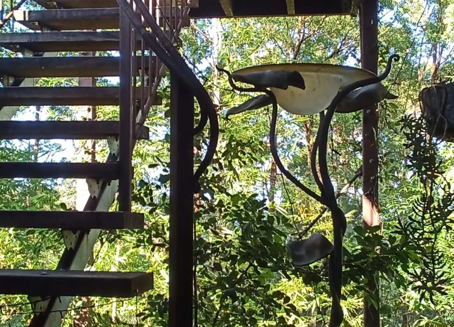 Beautifully Elevated Treehouse Apartment Buderim